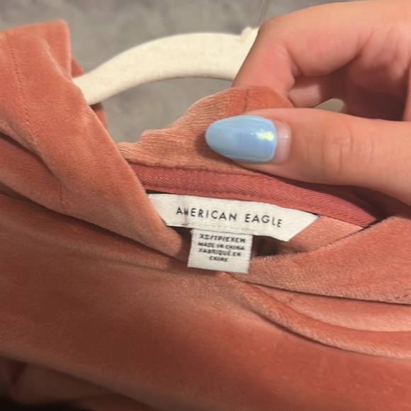 american eagle orange velvet sweatshirt - Picture 3 of 3